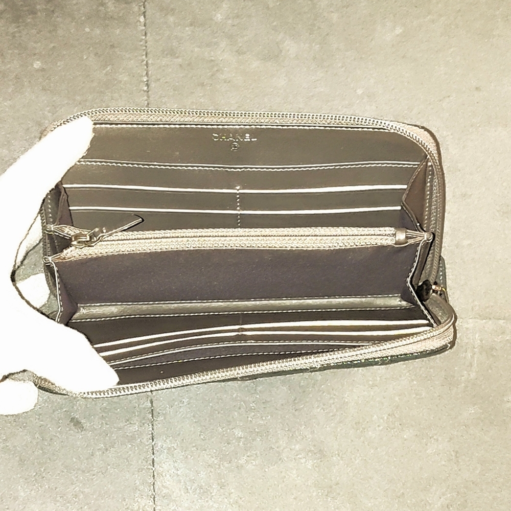EUC Chanel Iridescent Calfskin Quilted Tartan Button Zip Around Long Wallet - Picture 13 of 16